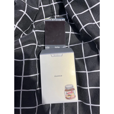 Cetak Polaroid Instax Mini fujifilm asli (1 HARI BISA JADI) Cetak Polaroid Instax Mini fujifilm asli (1 HARI BISA JADI)