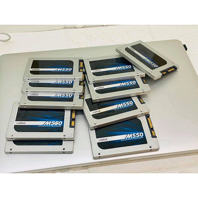 Hardisk Bekas SSD merk CRUCIAL M550 512GB Murah