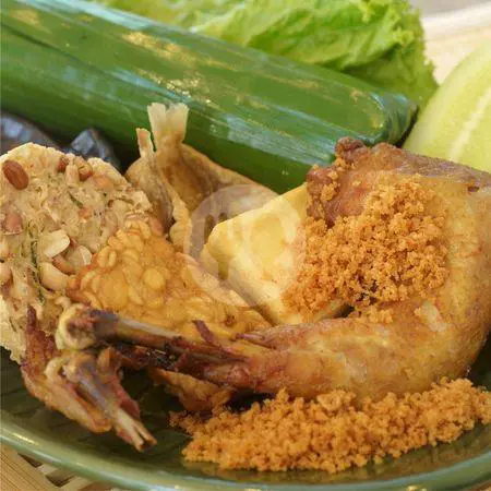 Complete fried chicken lead rice