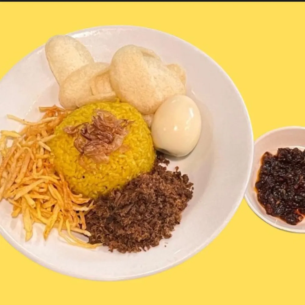 Nasi Kuning Komplit