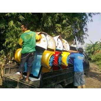 hand boat playground