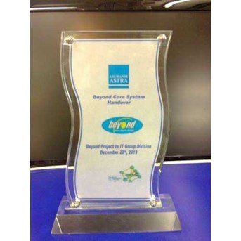 produksi plakat akrilik murah